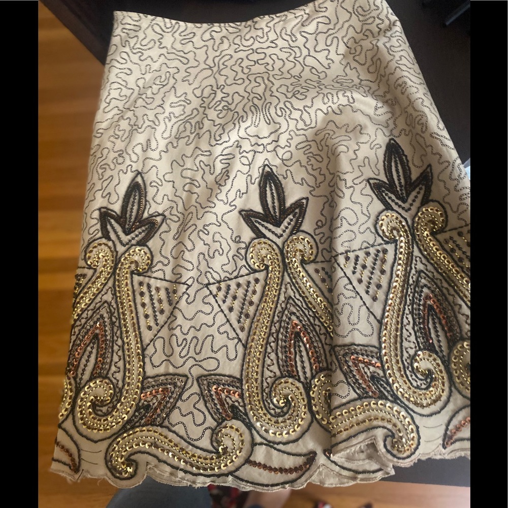 Beautiful Saks fifth avenue skirt, size 8